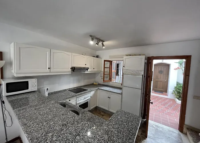 - Playa - En Urbanizacion Cerca Del Mar Ma11 * Estepona